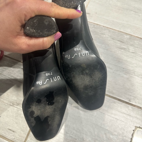 Unisa Black Leather Block Heel Shoe – Size 7B – Made in Brazil - Picture 3 of 7